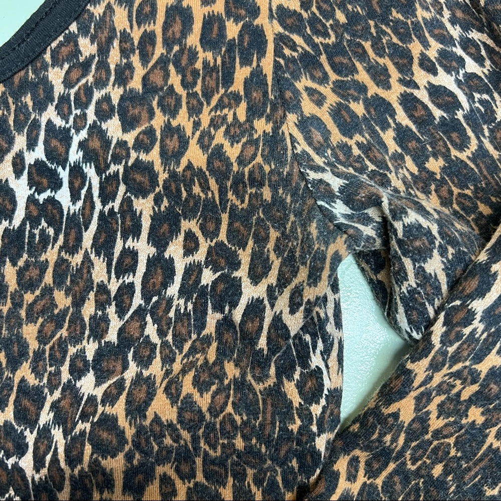 Wet Seal Leopard Print Scoop Neck Crop Top - Picture 3 of 5